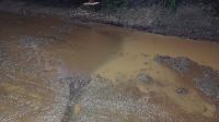 Alerta en la Costanera del Correntoso: El Municipio y el complejo Dos lagos aseguraron que no se trata de nuevo derrame cloacal