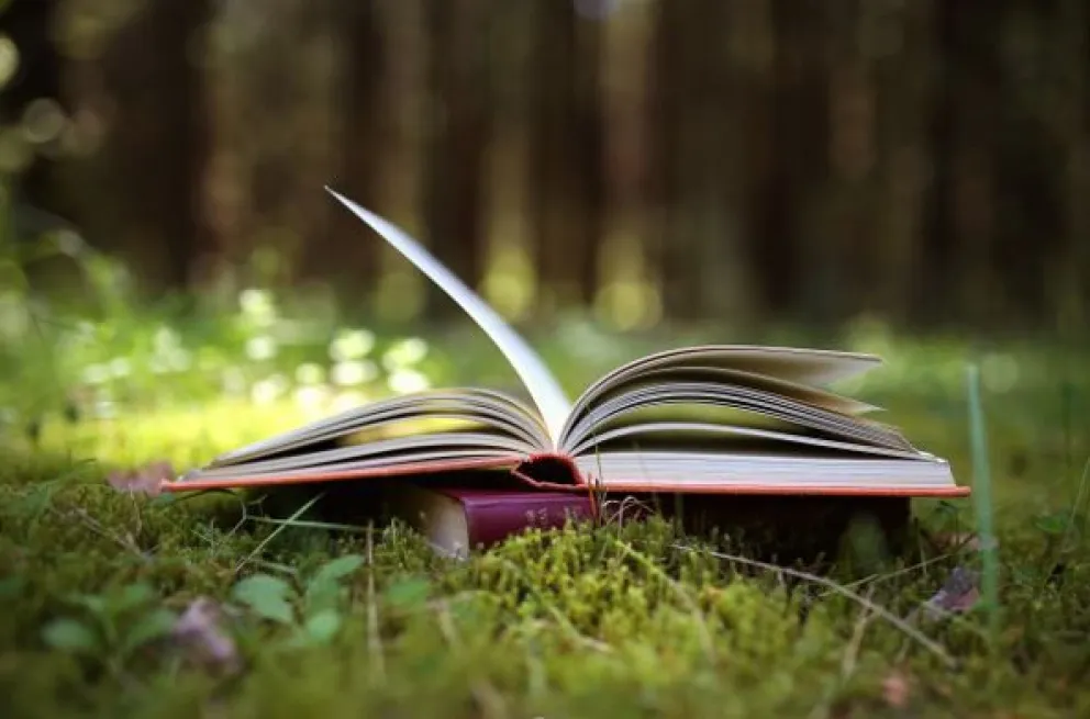 “Un nuevo otoño nos encuentra sumergidos entre las hojas de los libros que nos llevan a los mejores lugares”