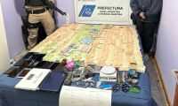 Allanamientos por tráfico de drogas: Prefectura secuestró marihuana, armas y una máquina de contar billetes