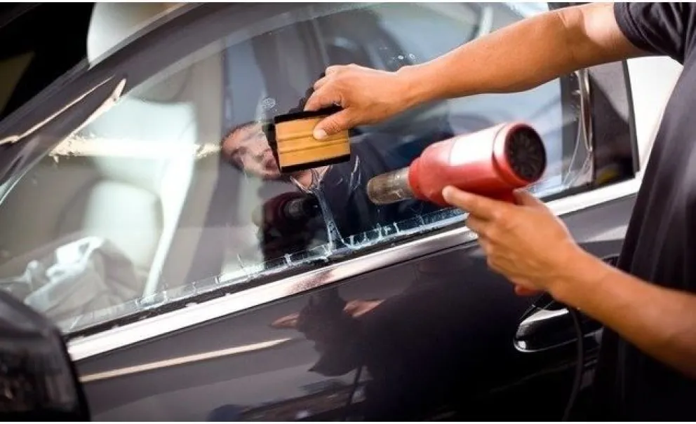 Conducir seguros: ¿qué son y cómo funcionan las láminas antivandalismo?