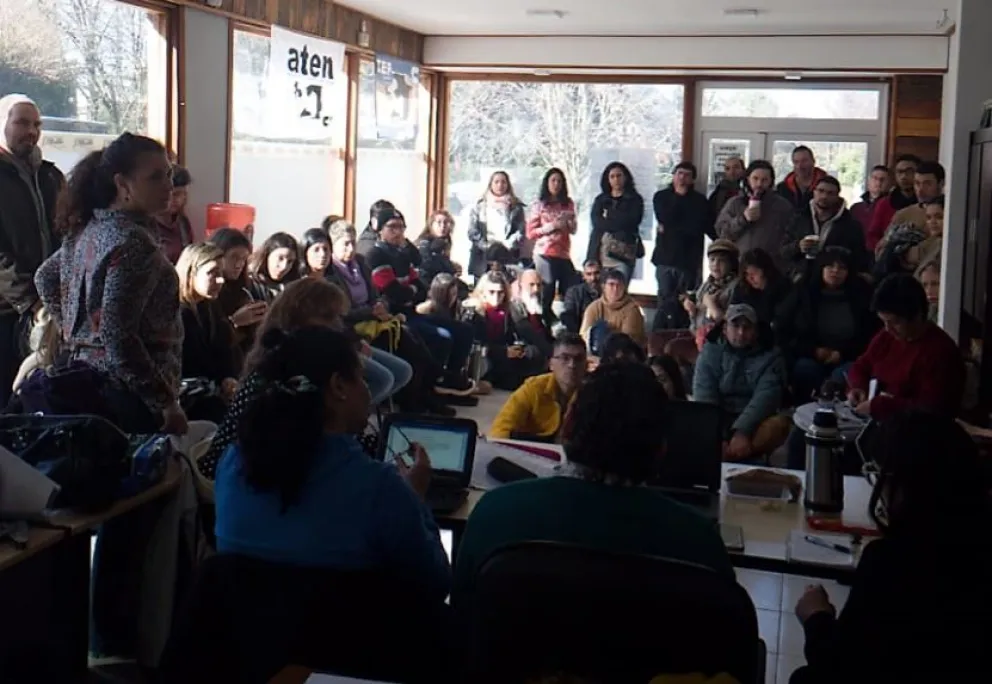 Por una amplia mayoría, las Asambleas docentes aceptaron la propuesta salarial del gobierno para el 2025