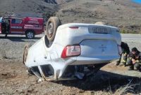 Dos heridos de consideración en un vuelco ocurrido en Valle Encantado
