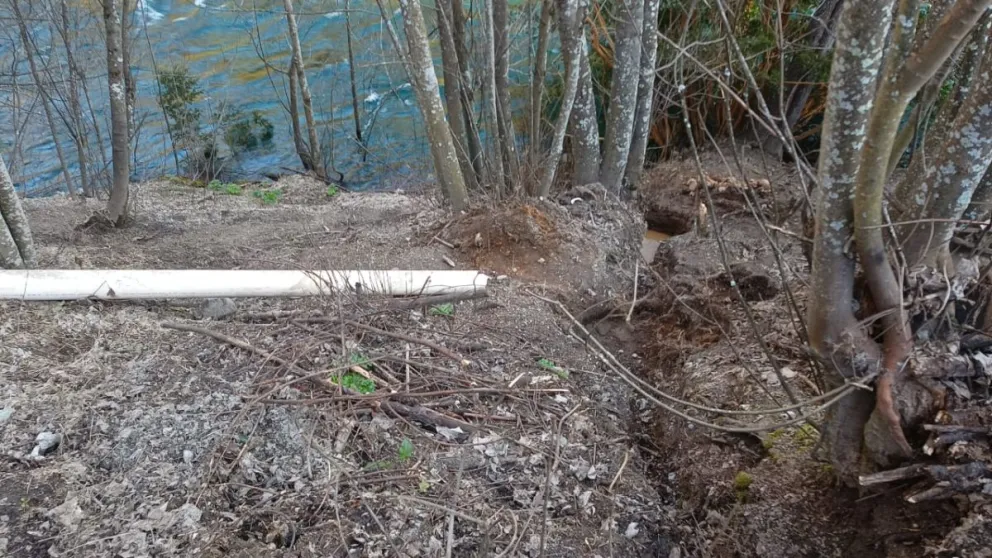 Río Correntoso: Tras la denuncia de los vecinos, esta mañana Medio Ambiente inspeccionará la obra junto a Parques Nacionales