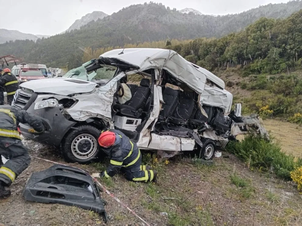 Tragedia de la Ruta 40: esta tarde falleció el chofer de la combi y son siete las víctimas fatales 