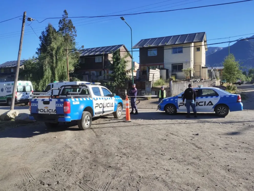 Desalojaron parte de una propiedad usurpada y la propietaria cruzó duramente al juez y a los policías