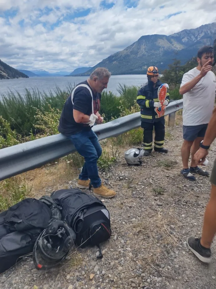 Dos heridos tras caerse de la moto en la que circulaban
