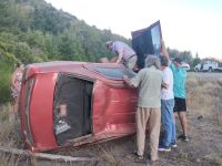 Accidente sin heridos en la zona del camping Los Cipreces