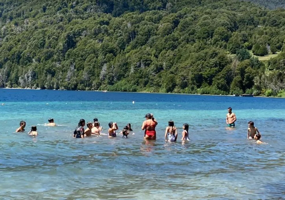 Alejandra San Martin: de las aguas del Lago Argentino al Lago Correntoso, continúa promoviendo la natación en Aguas Abiertas