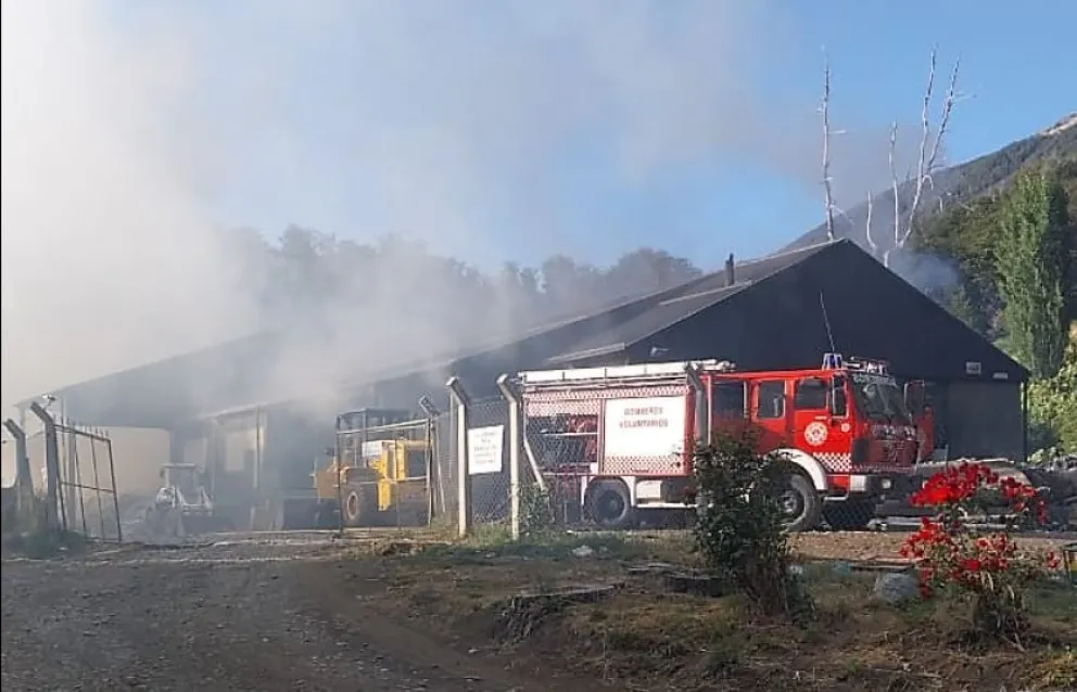 Bomberos controló un incendio originado en la Planta de Residuos: cuarto casos similares en cuatro días