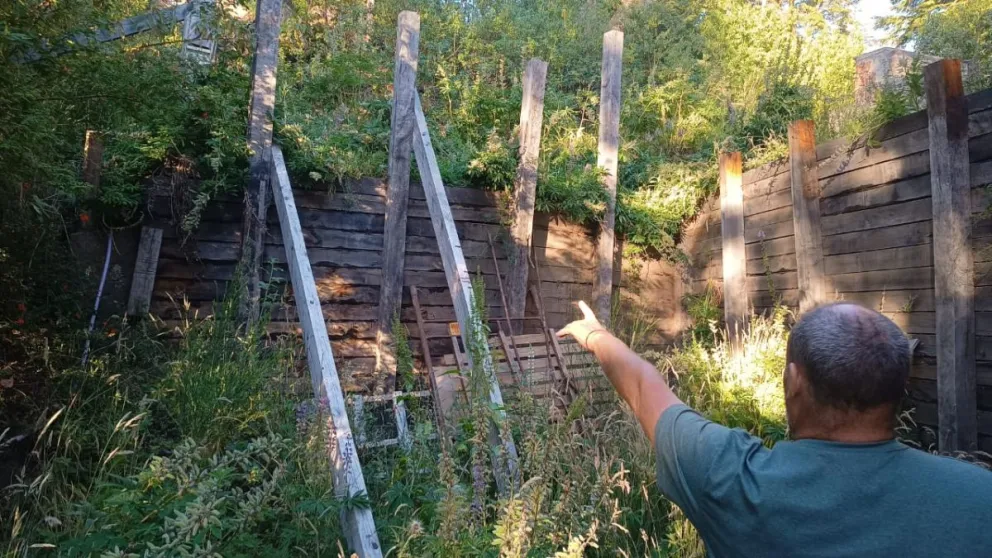 Villa Correntoso: vecino teme que la apertura de una calle de un desarrollo inmobiliario, le "sepulte" su casa