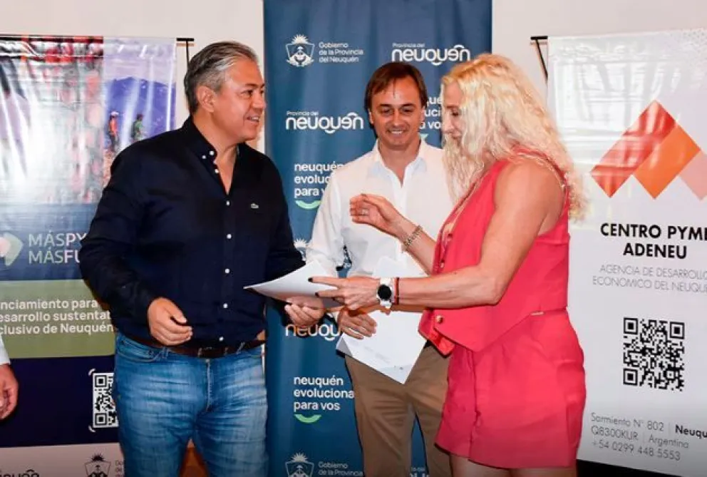 Figueroa entregó créditos para MiPymes de Villa La Angostura y Villa Traful 