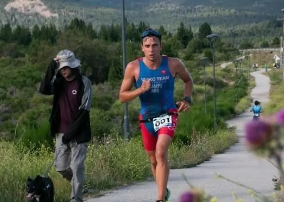 Matías Campi y su sana costumbre, podio en el tria Escape de la Isla Huemul