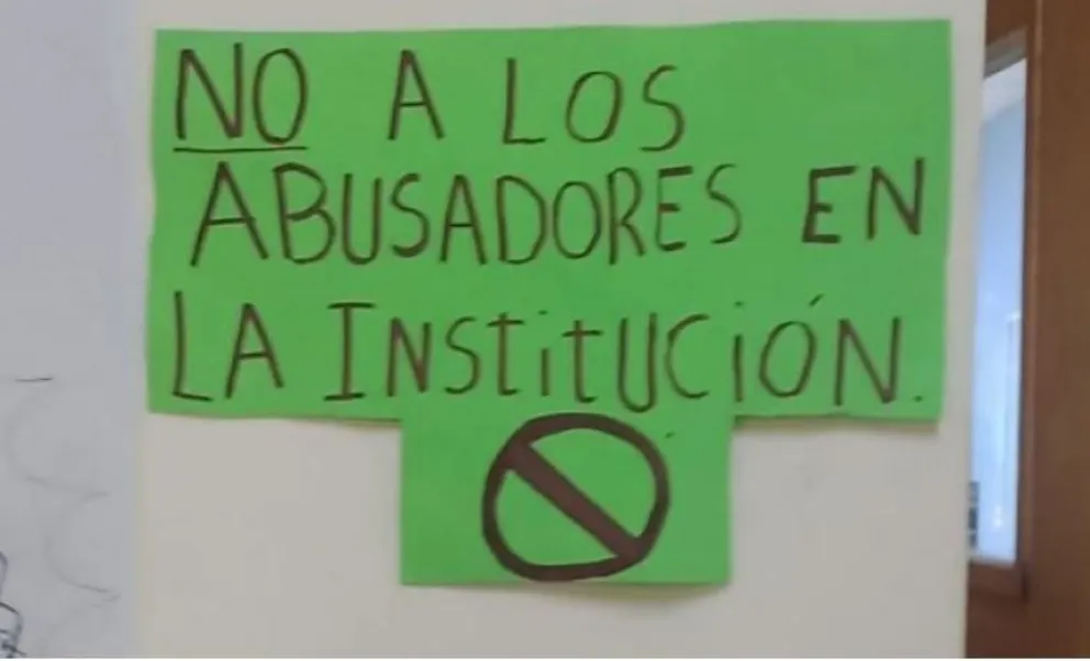 Crece el repudio en la comunidad educativa ante la posibilidad de que el docente denunciado por abuso vuelva a la aulas