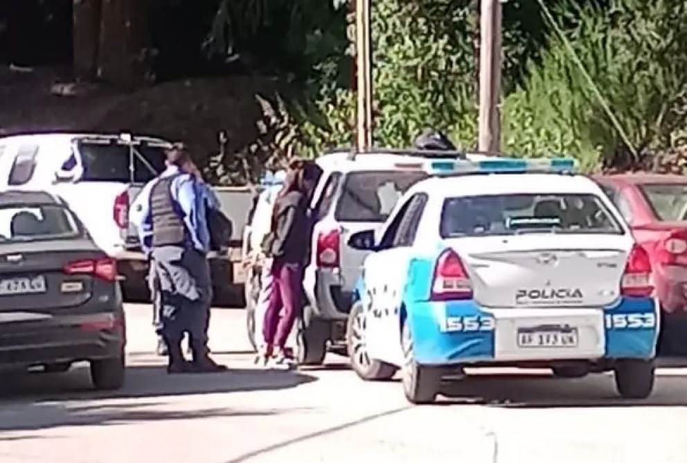 Detuvieron a dos personas que habían robado en varios vehículos estacionados en la zona del puerto