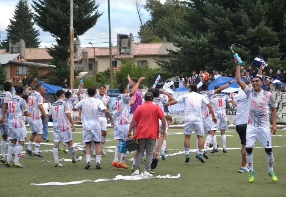 Dramatismo en el clásico local, Angostura vence a Las Piedritas en un encuentro lleno de emociones
