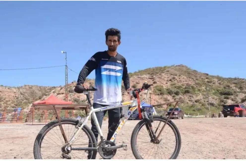 Desde La Rioja a La Angostura en bicicleta para ver el Mundial de Motocross