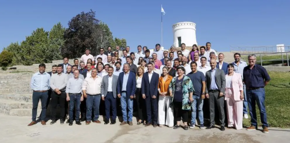 Provincia y municipios firmaron un pacto para trabajar por un Neuquén autónomo y justo