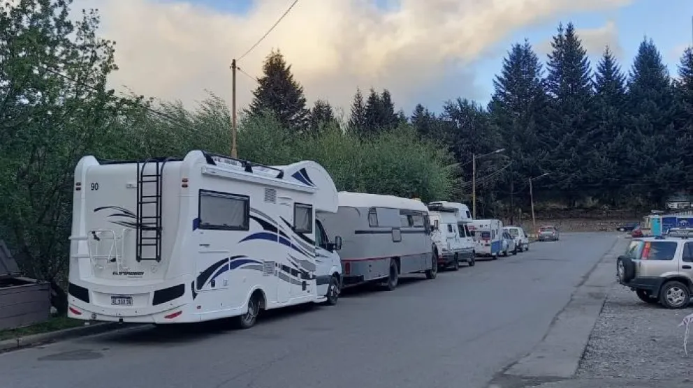 Creciente malestar por el descontrol de los motorhomes en distintos sitios de la zona céntrica