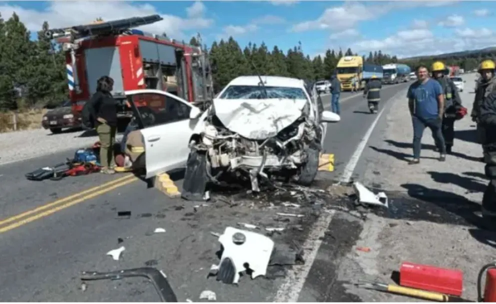 Cinco heridos, entre ellos una nena de 3 años, en un grave accidente camino a Dina Huapi