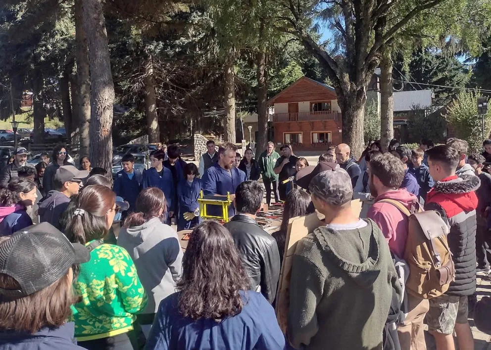 La comunidad educativa de la EPET reclamó la construcción del edificio propio