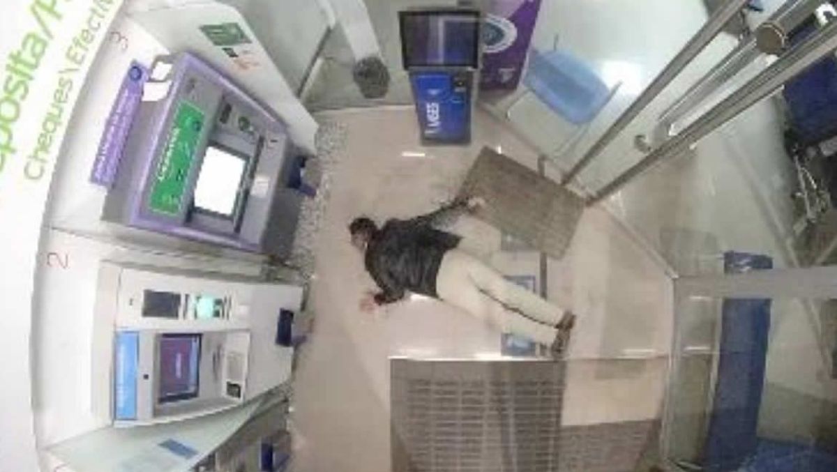 Provocó destrozos en el cajero del Banco Francés y se quedó dormido en el lugar