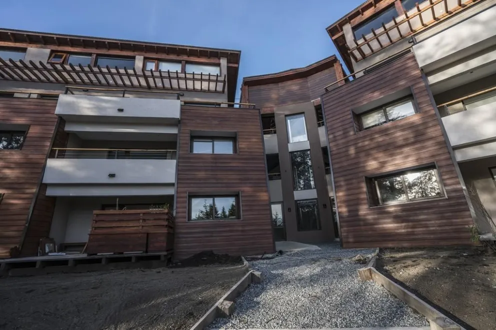 Infraccionan al complejo Patagonia con una multa de 1.7 millones de pesos, por verter líquidos cloacales a la vía pública