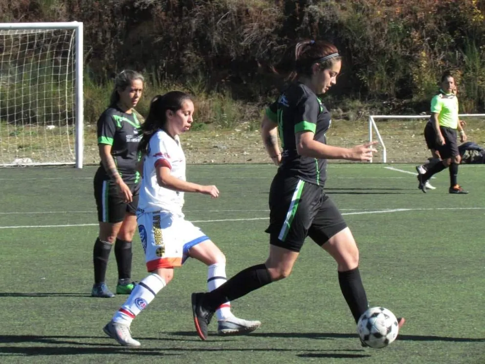 La Peña FC en el Andres Martin, recibe este domingo la segunda fecha de la liga femenina de Bariloche