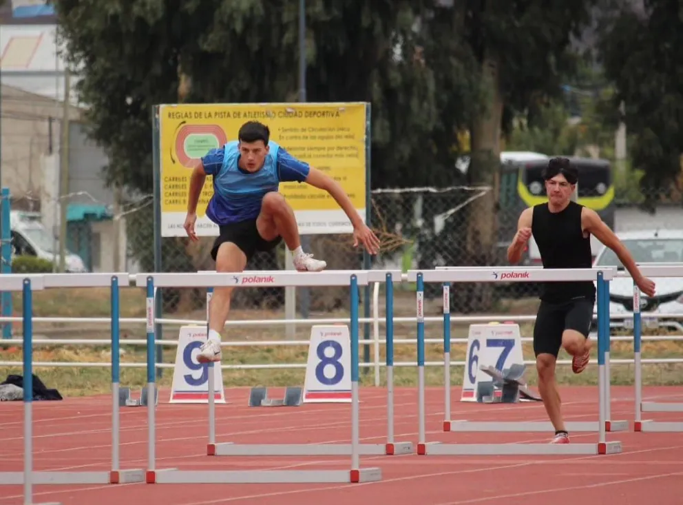 El atletismo del CEF N°7 consiguió excelentes marcas en la competencia de la federación neuquina