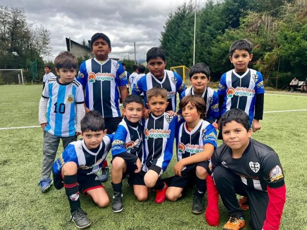 INSOLITO: les robaron las camisetas a los niños de La Peña FC y buscan recuperarlas