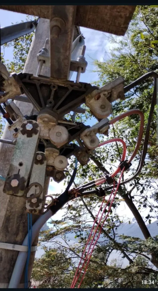 Amplían la denuncia contra la Comunidad Paisil Antriao por robo de energía en el Camping Correntoso