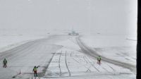 Por la acumulación de nieve, cerraron el aeropuerto de Bariloche
