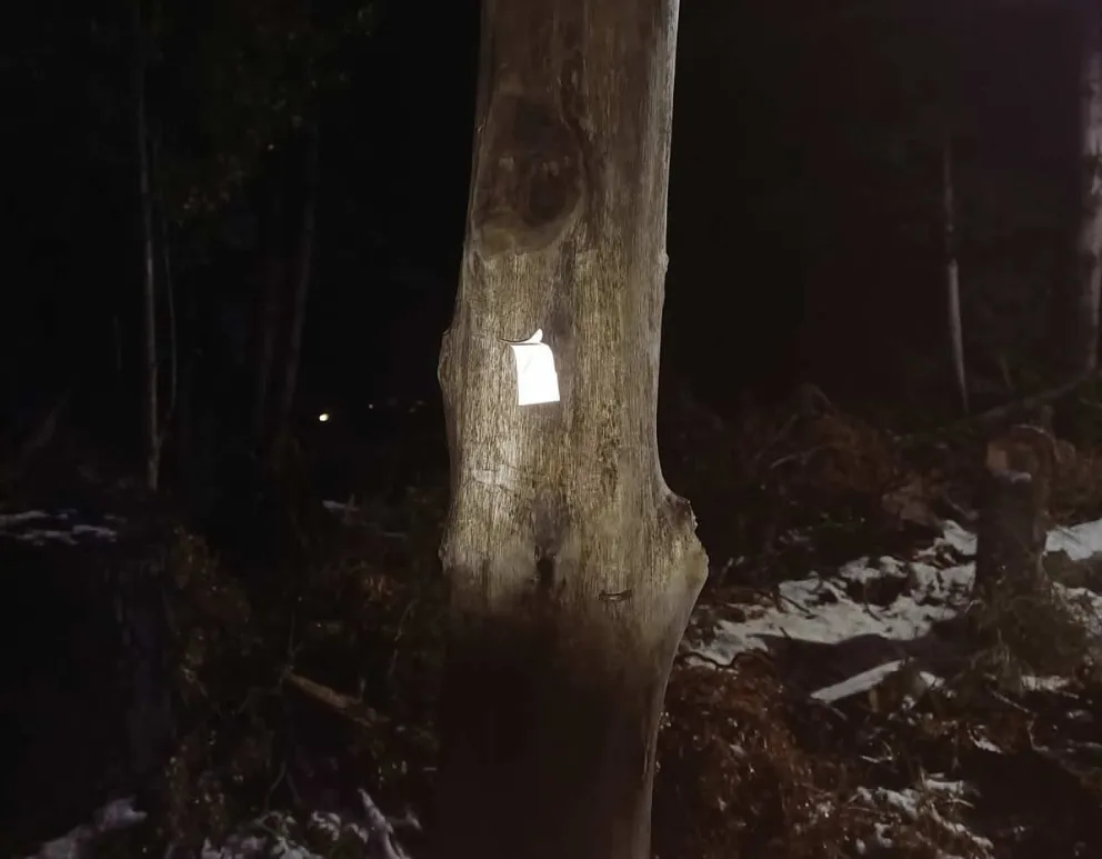 Vecinos de Puerto Manzano descubren más casas "marcadas" por delincuentes 