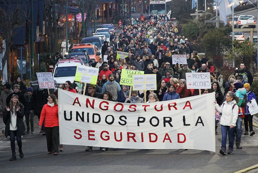González contradijo los datos policiales y aseguró: “Los delitos han aumentado en Villa La Angostura" 