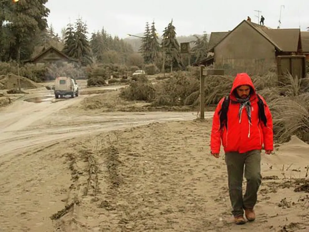 Se conmemoran 14 años de la erupción del Puyehue con una muestra colectiva de fotografías