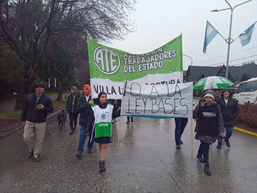 ATE Verde y Blanca, marchó en contra del proyecto de "Ley Base"