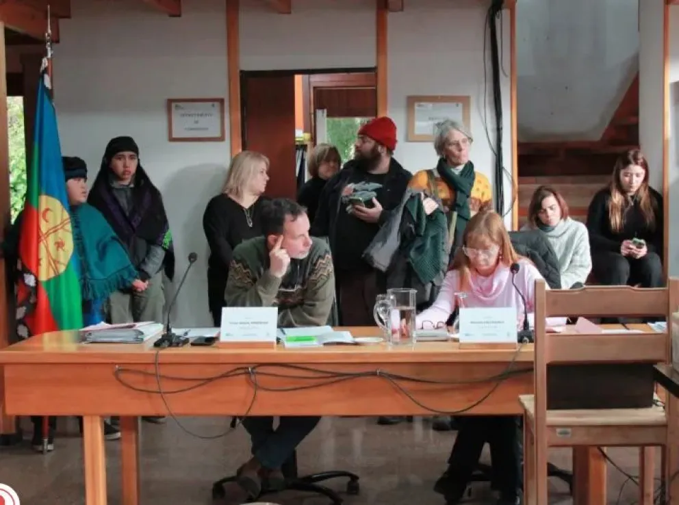 En San Martín de los Andes, el Deliberante instaló la wenufoye en el recinto