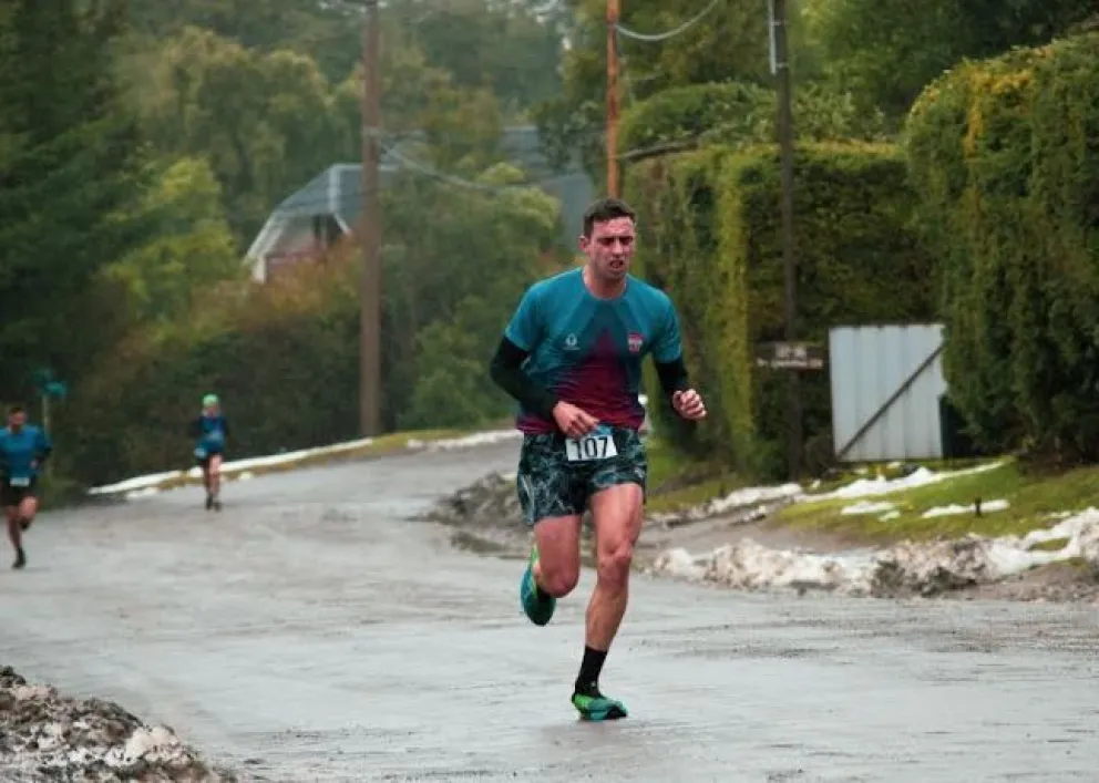 Matías Campi se quedó con la maratón Urbana Aniversario de la Prefectura Naval
