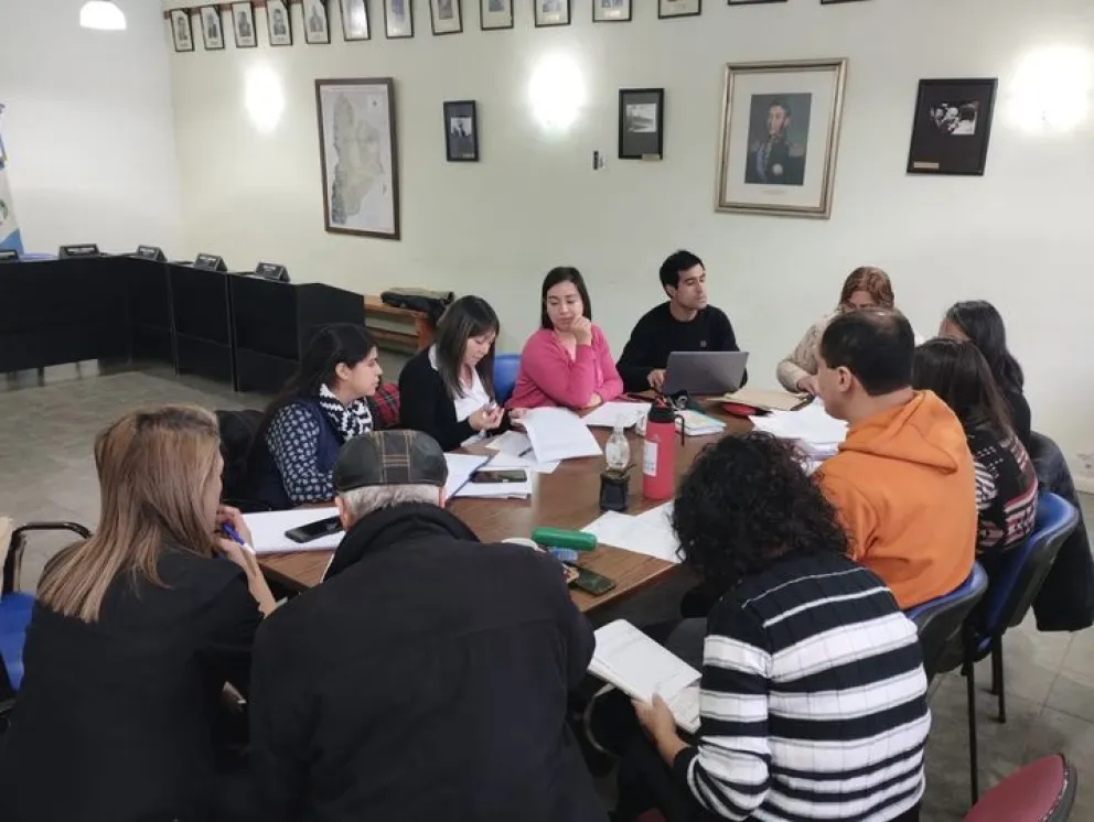 La JACAD avanza con la recategorización de empleados municipales