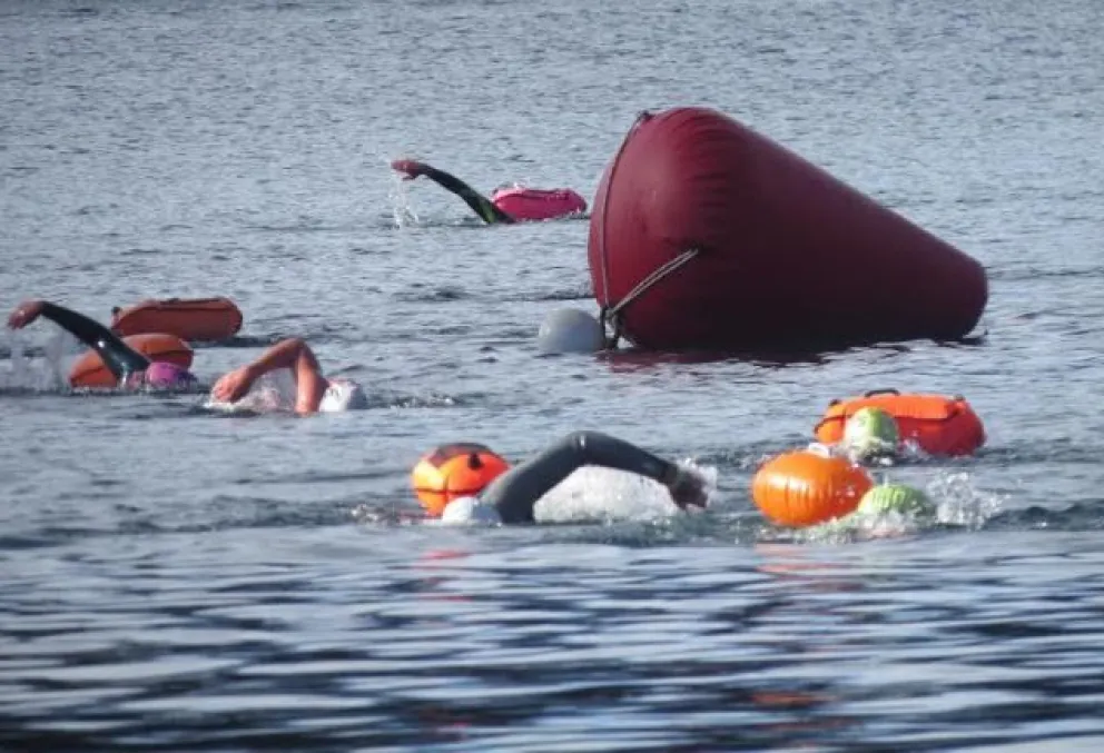 Con éxito pasó la segunda edición de la certificación de nado de la Milla helada de la Villa