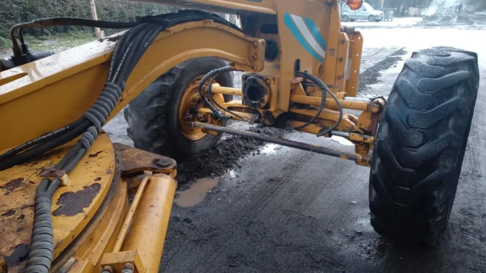 Se rompió una máquina vial y solo quedan dos para mantener todas las calles de la localidad 