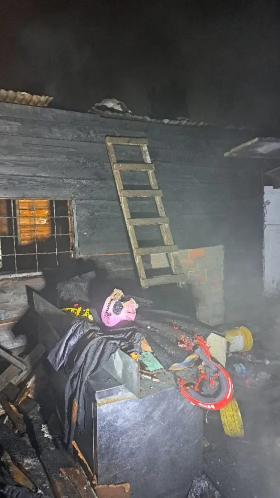 Lanzan campaña solidaria para la familia afectada por el incendio de su vivienda