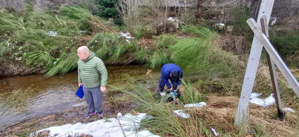 Contaminación: tras el Amparo Ambiental presentado por vecinos, tomaron muestras en el ex parque industrial y en el arroyo Piedritas