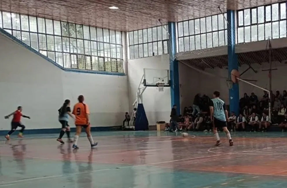 FC se quedó con el torneo mixto relámpago de Los veteranos del CEF