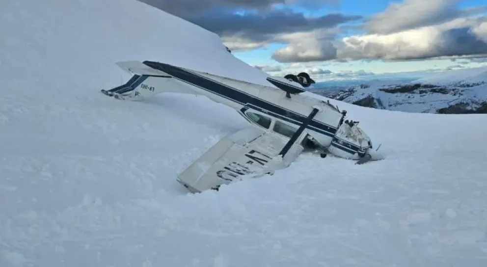 Cuatro heridos leves al caer una avioneta en el Cerro Chapelco