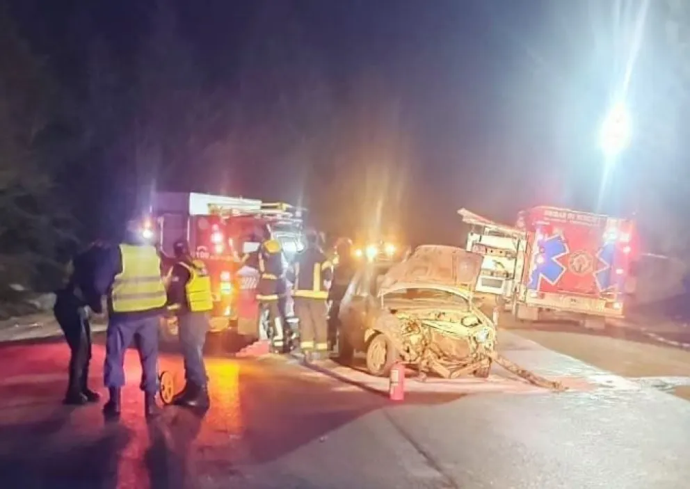 Dos heridos leves en un choque frontal ocurrido anoche