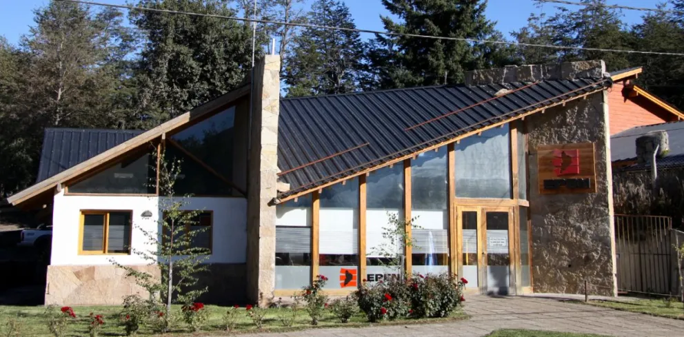 Docente jubilada denunció que fue estafada por operario del EPEN que le cobró para cambiar un medidor