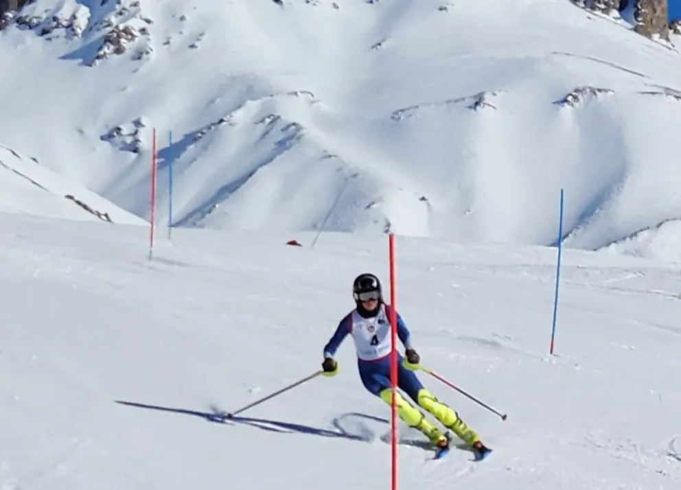 Destacable actuación de jóvenes esquiadores locales en Las Leñas