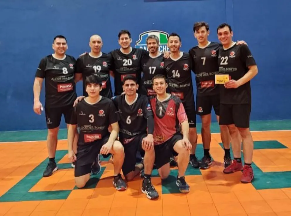 El equipo masculino de voley de Carpinteros del Sur consiguió el pase a semifinales