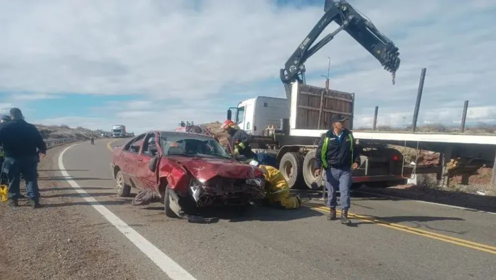 Accidente en la Ruta 237 sin víctimas fatales: esquivó una camioneta y cayó por un barranco