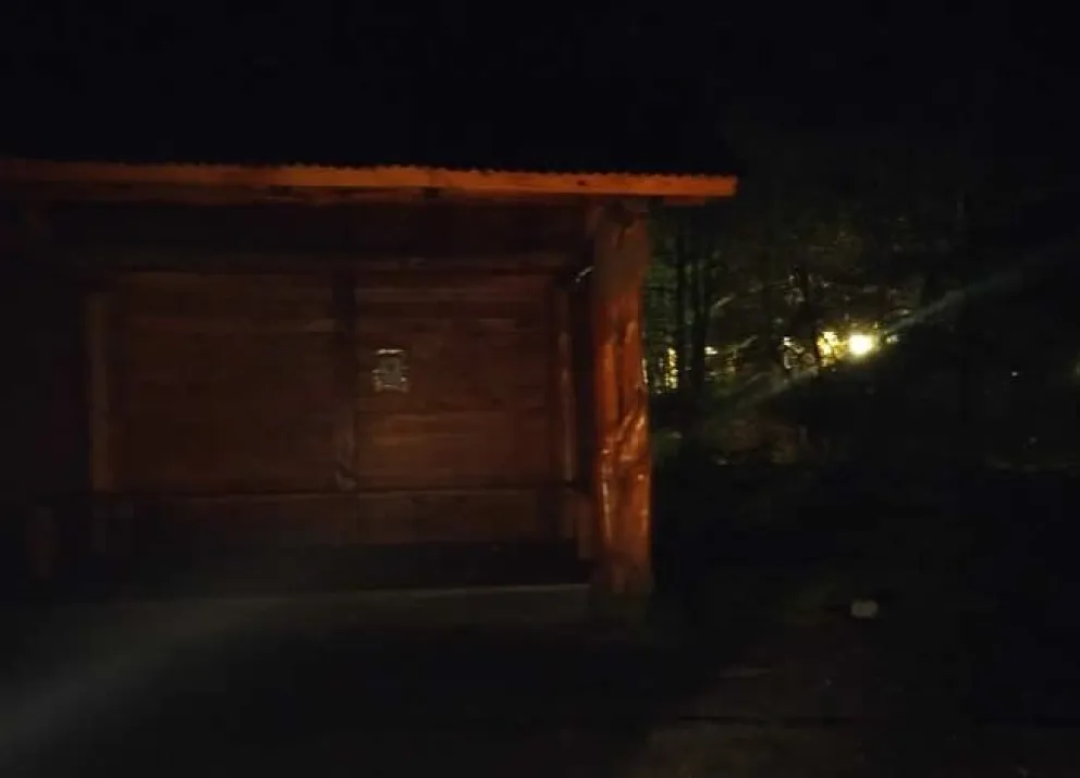 Clic Urbano: Reclaman por la falta de iluminación de una garita en Península de Manzano